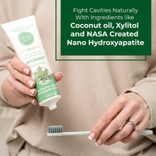 Load image into Gallery viewer, Simply Silver Spearmint Toothpaste (4 oz)